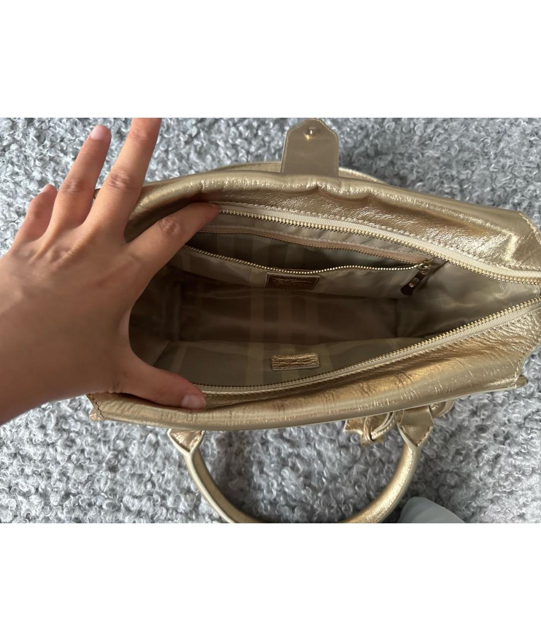 BURBERRY Золотая кожаная сумка с короткими ручками, фото 8
