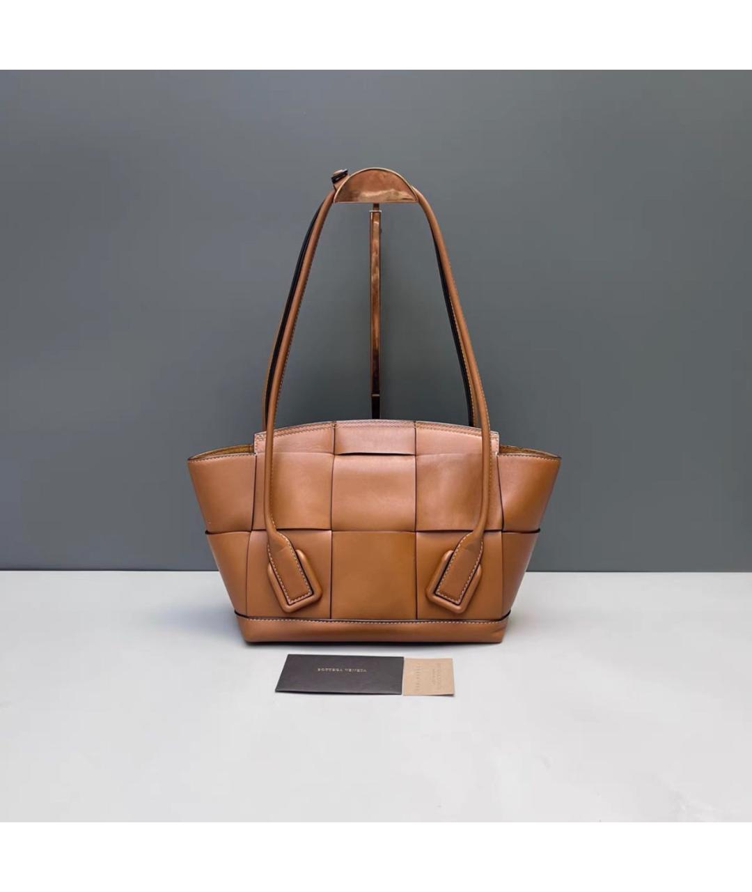 BOTTEGA VENETA Коричневая кожаная сумка тоут, фото 2