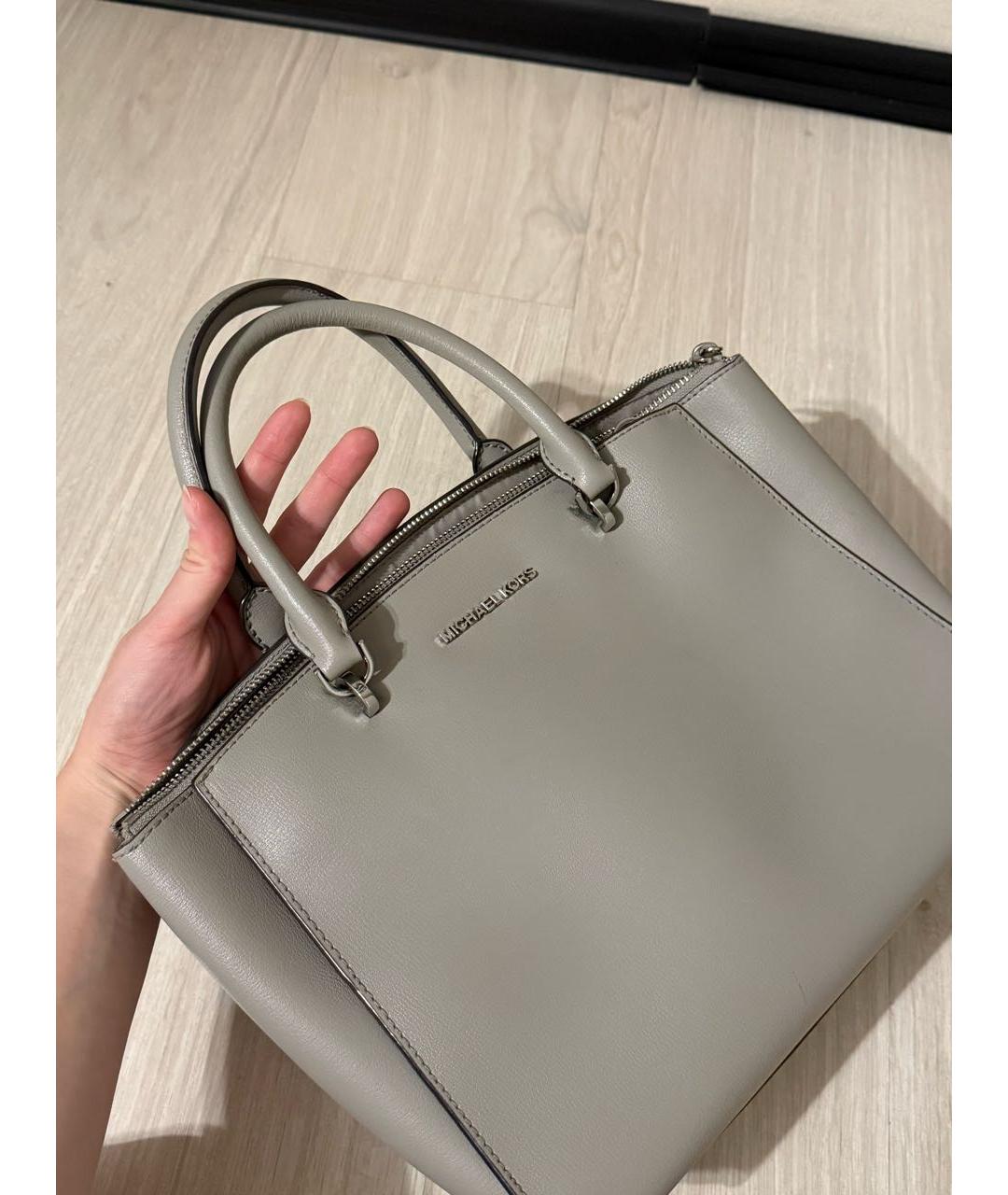 MICHAEL KORS Серая кожаная сумка с короткими ручками, фото 6