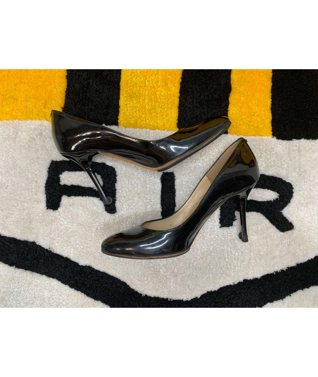 JIMMY CHOO Черные туфли из лакированной кожи, фото 5