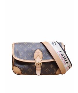 LOUIS VUITTON Сумка через плечо