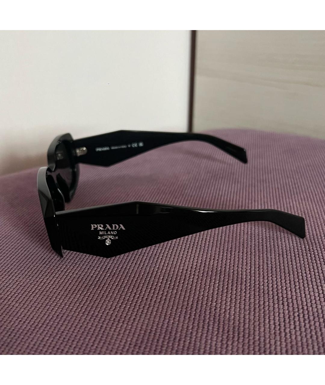 PRADA Черные пластиковые солнцезащитные очки, фото 3