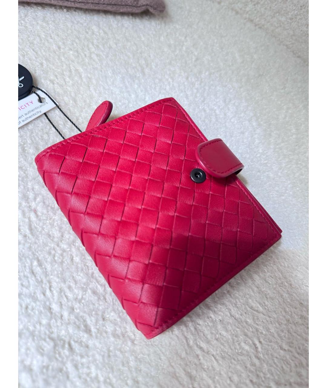BOTTEGA VENETA Красный кожаный кошелек, фото 5