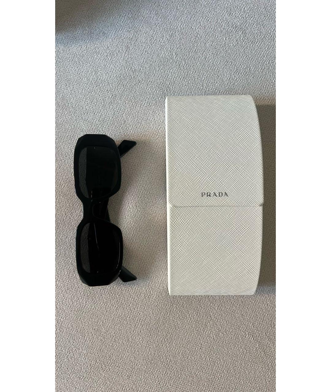 PRADA Черные пластиковые солнцезащитные очки, фото 4
