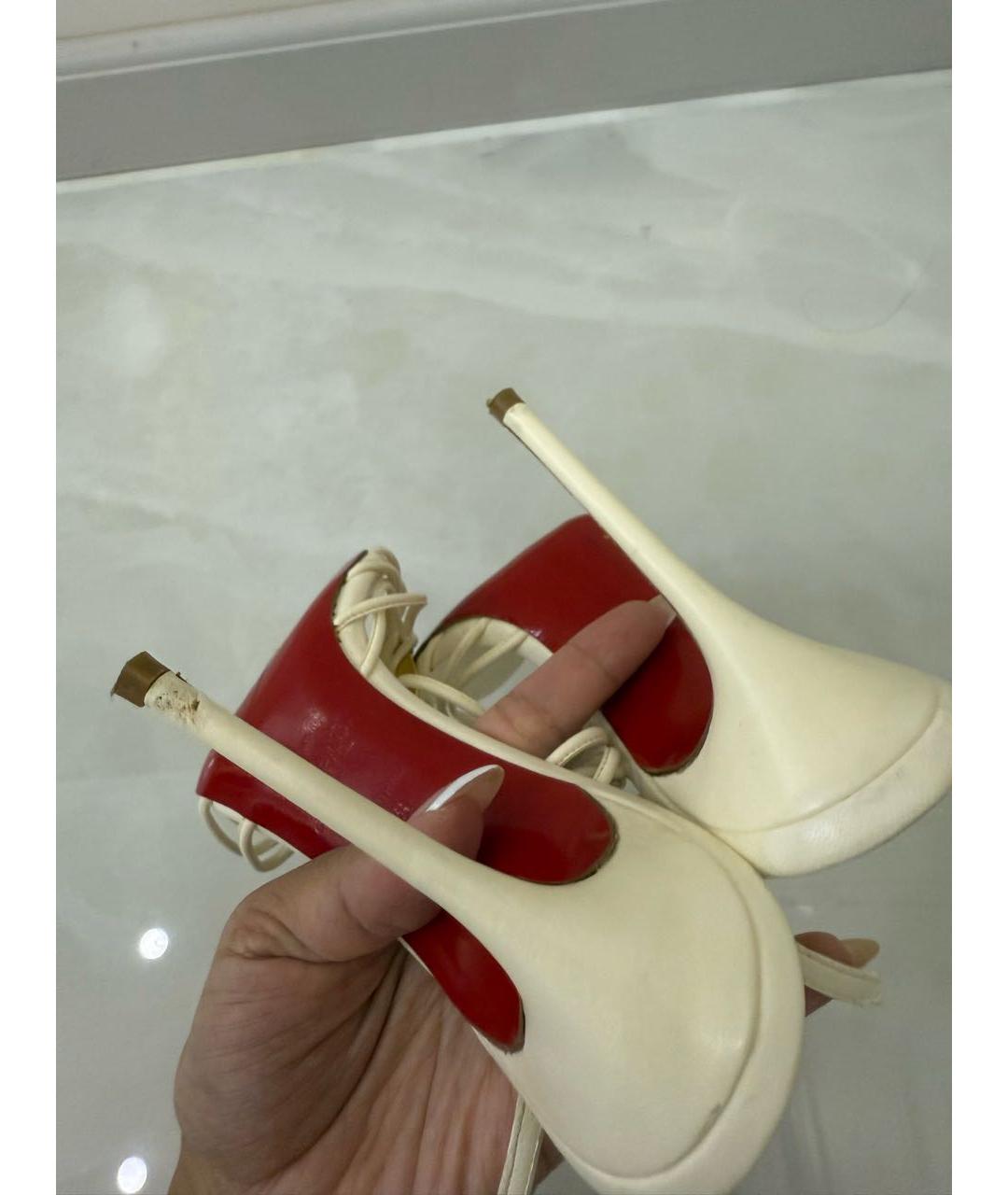 CHRISTIAN LOUBOUTIN Белые кожаные босоножки, фото 5