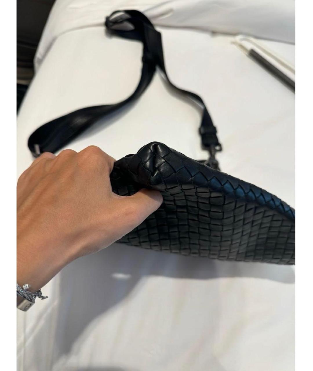 BOTTEGA VENETA Черная кожаная сумка на плечо, фото 6