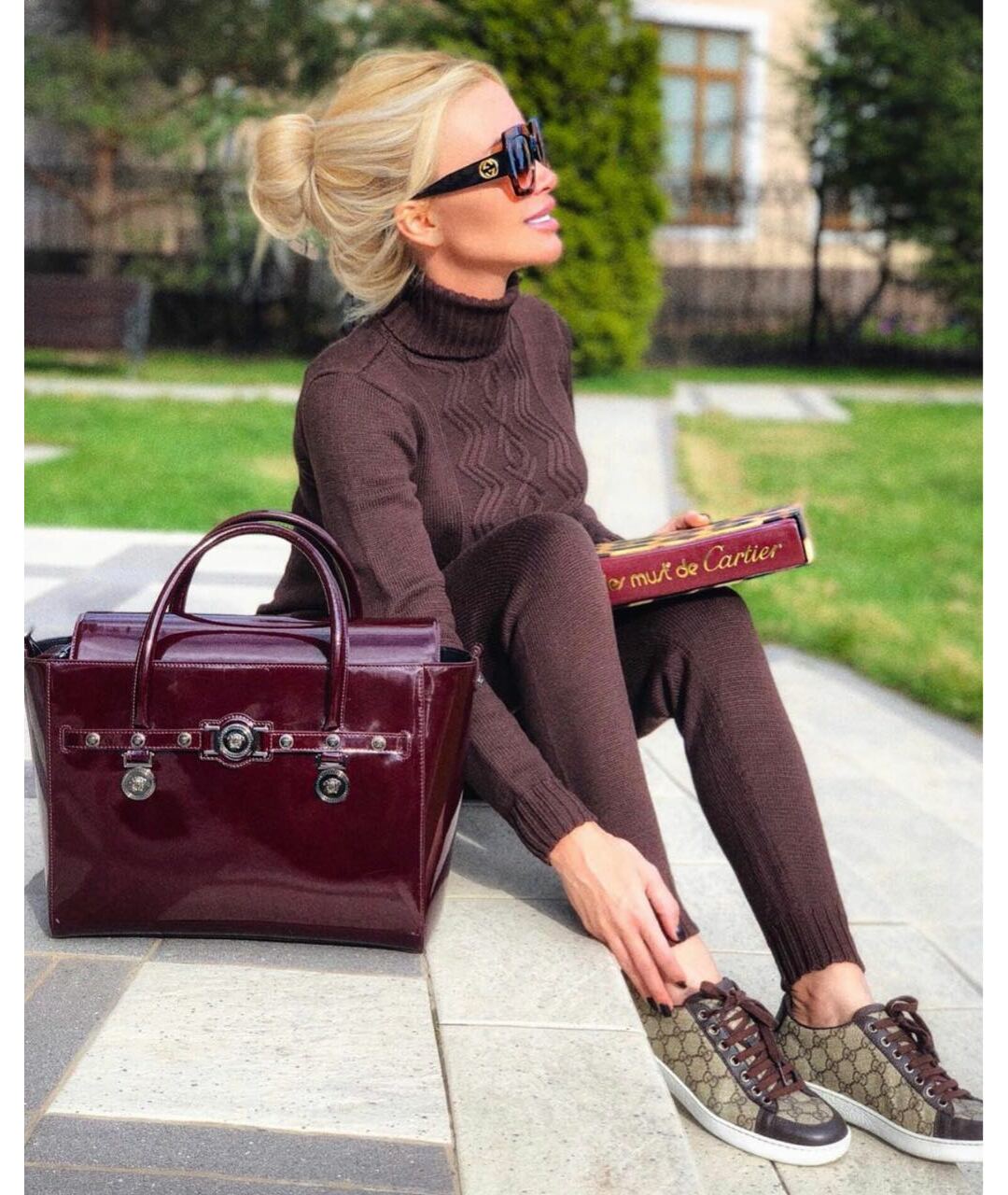 VERSACE Бордовая сумка тоут из лакированной кожи, фото 7