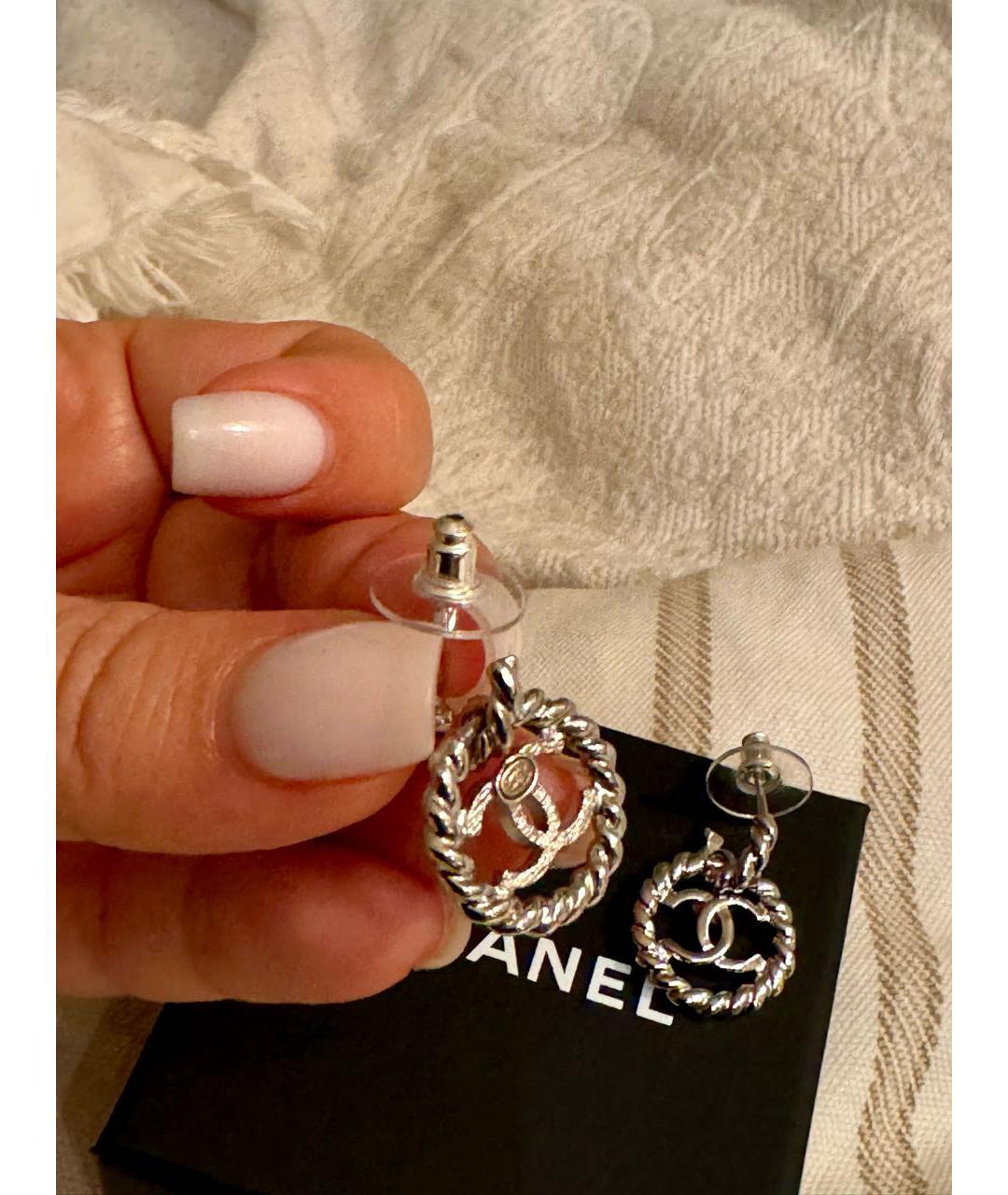CHANEL Серебряные металлические серьги, фото 3