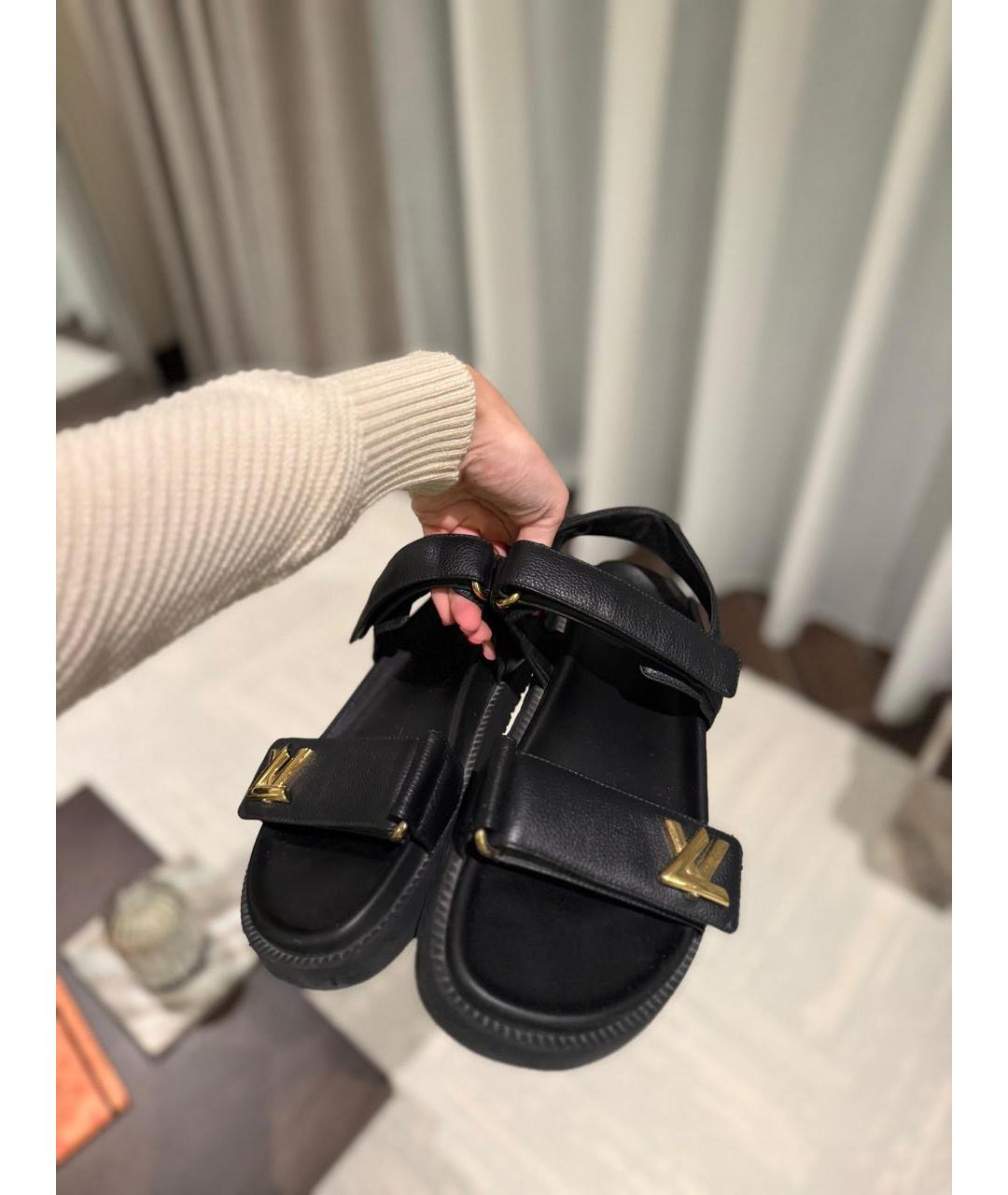 LOUIS VUITTON Черные кожаные сандалии, фото 5