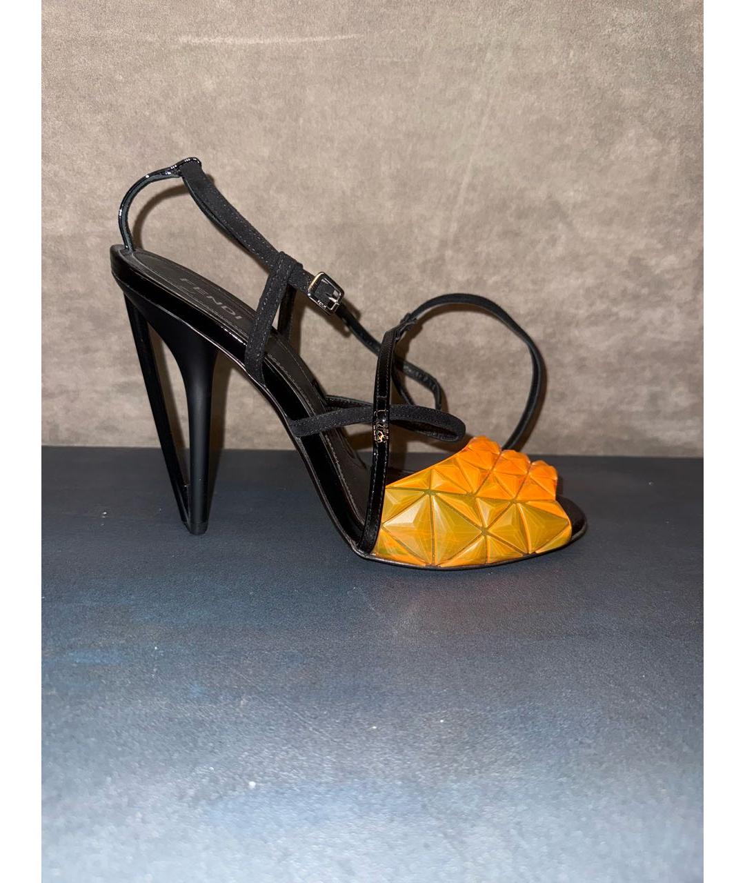 FENDI Оранжевое кожаные босоножки, фото 7