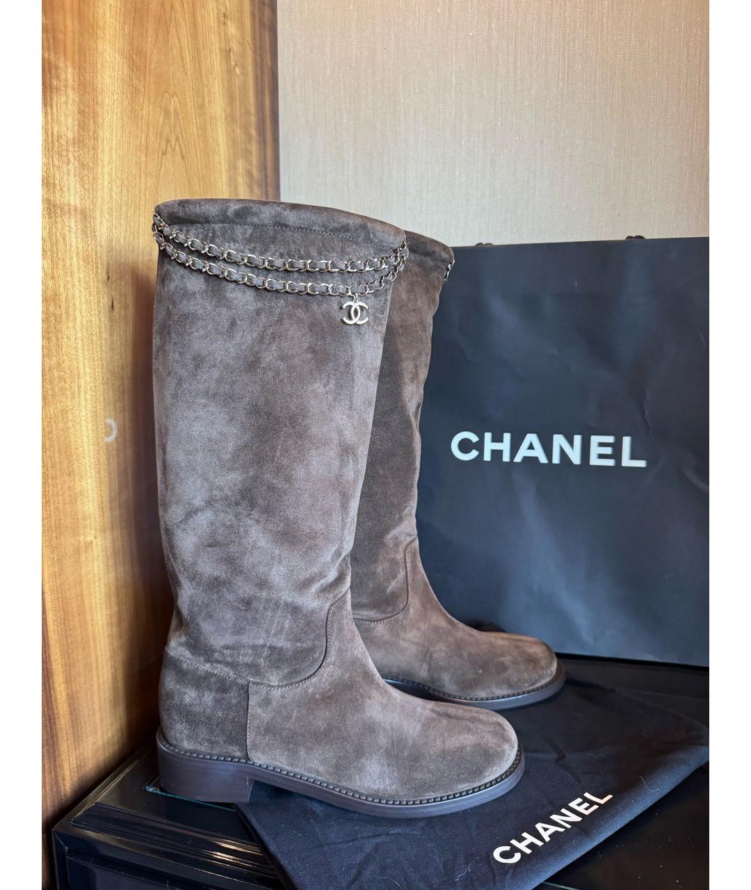 CHANEL Коричневые замшевые сапоги, фото 5