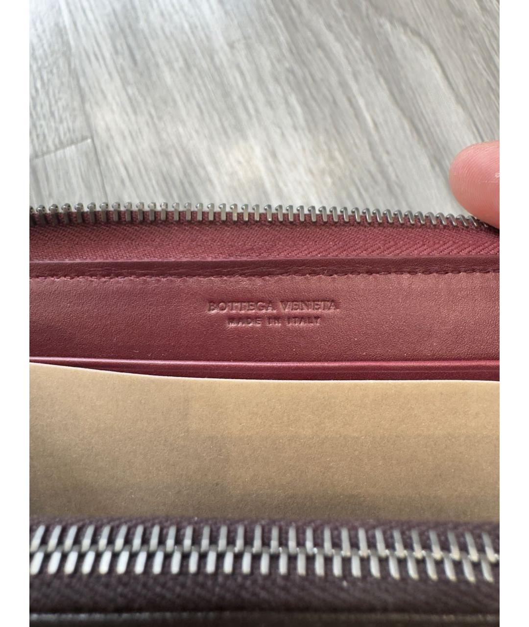 BOTTEGA VENETA Бордовый кожаный кошелек, фото 8