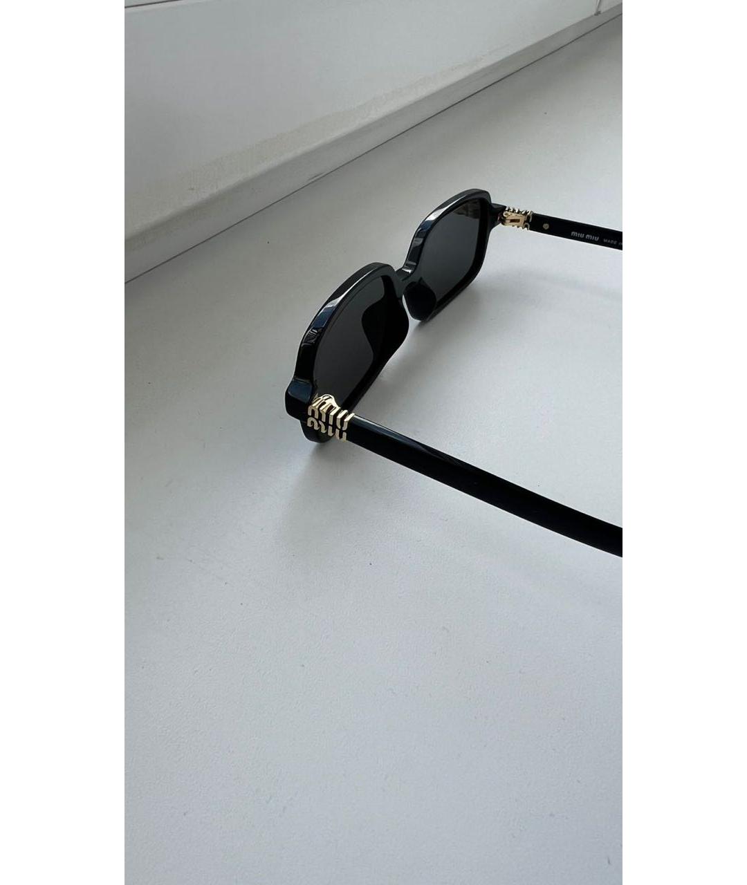 MIU MIU Черные пластиковые солнцезащитные очки, фото 4