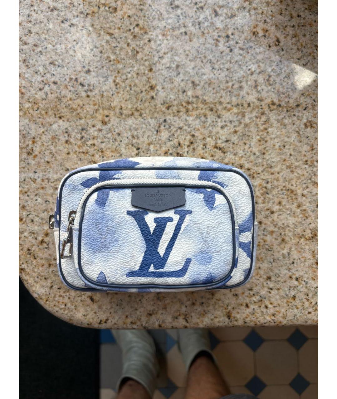 LOUIS VUITTON Голубая кожаная барсетка, фото 9