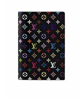 LOUIS VUITTON Обложка/футляр