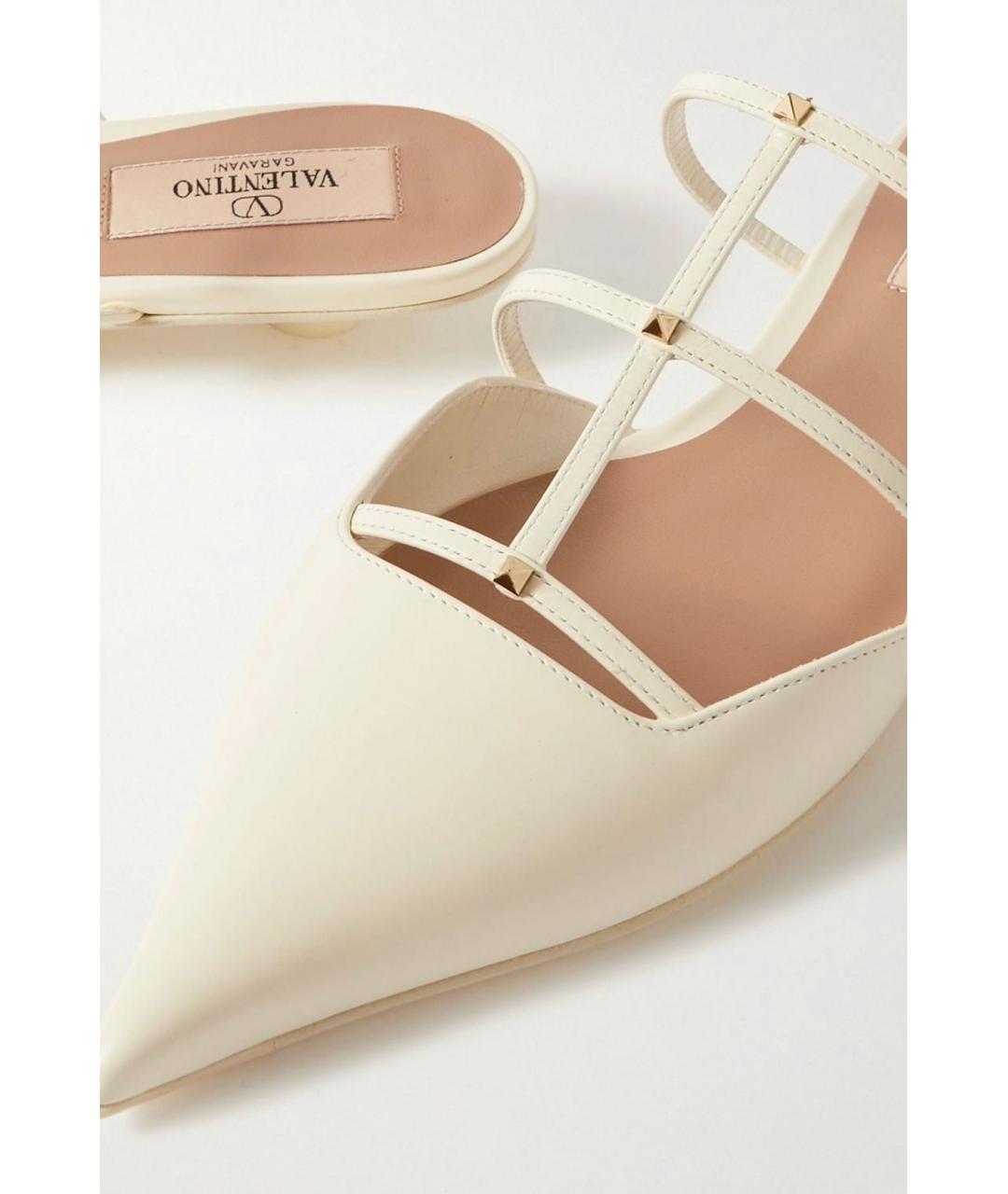 VALENTINO Бежевые кожаные лодочки на низком каблуке, фото 3