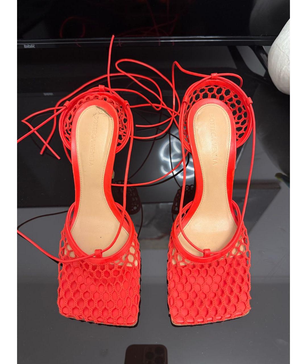 BOTTEGA VENETA Красные кожаные босоножки, фото 2