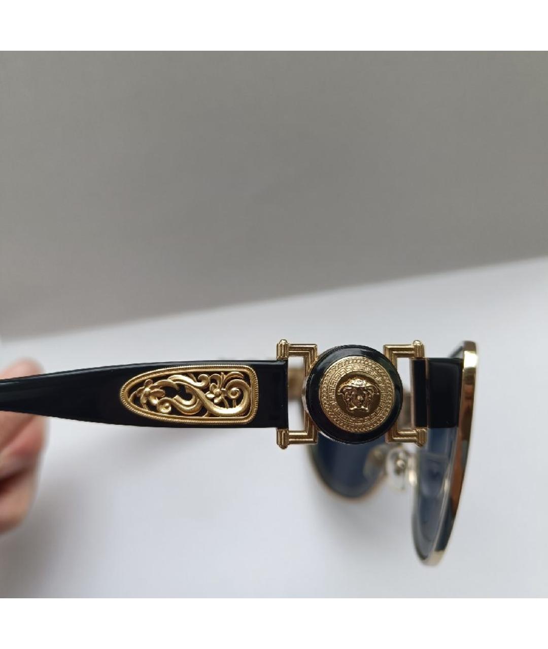 VERSACE Антрацитовые пластиковые солнцезащитные очки, фото 2