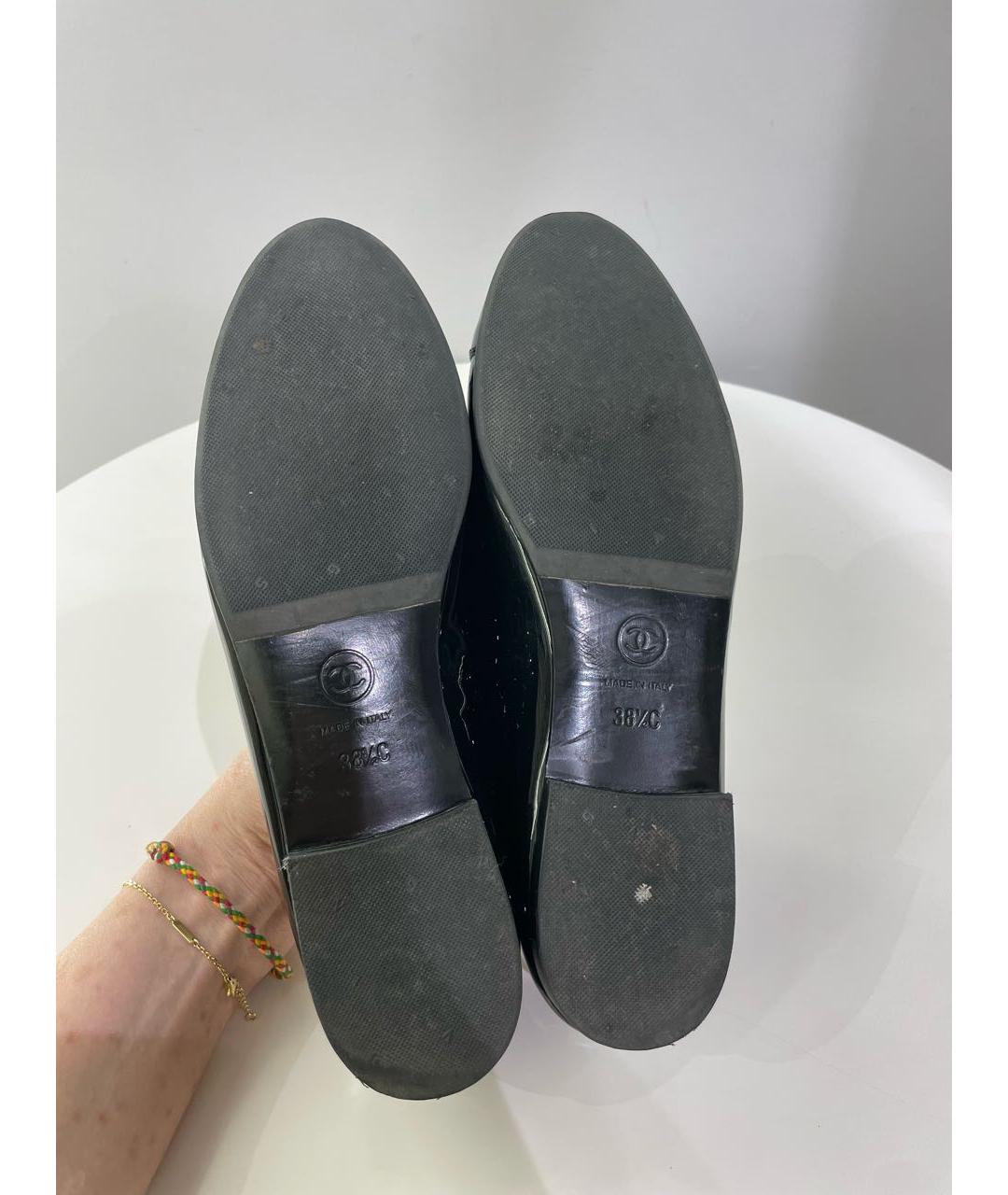 CHANEL Черные балетки из лакированной кожи, фото 7