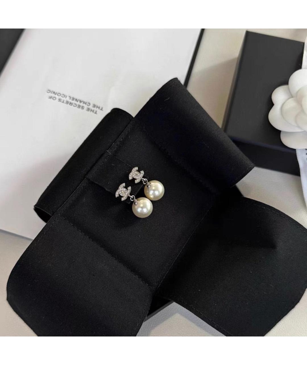 CHANEL Белые серьги, фото 4