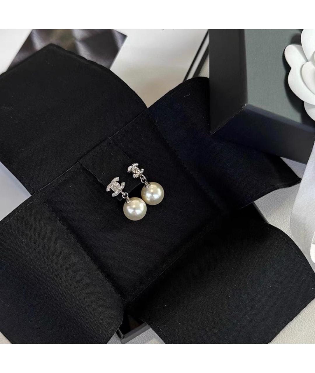 CHANEL Белые серьги, фото 2