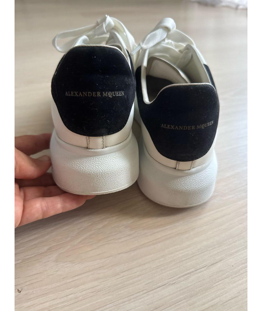 ALEXANDER MCQUEEN Белые кожаные кроссовки, фото 4