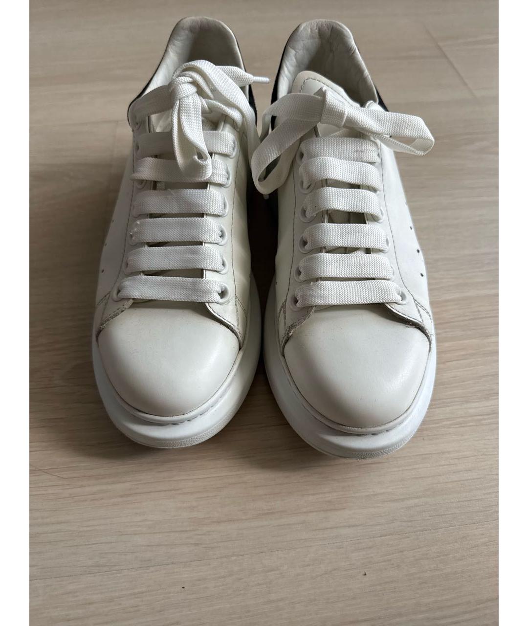 ALEXANDER MCQUEEN Белые кожаные кроссовки, фото 2