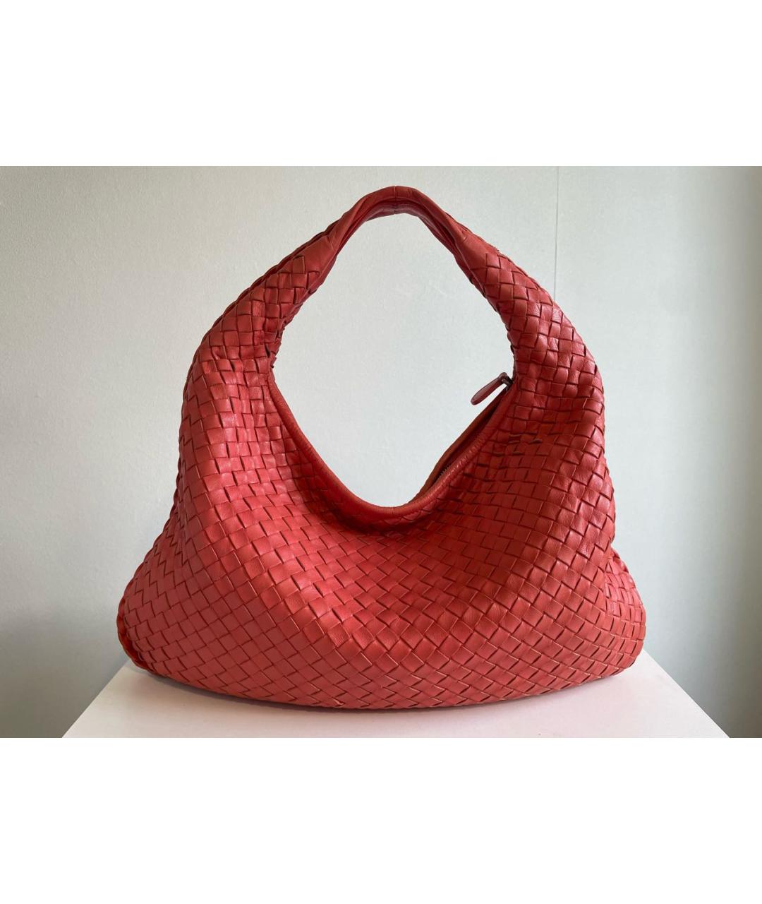 BOTTEGA VENETA Коралловая кожаная сумка с короткими ручками, фото 3