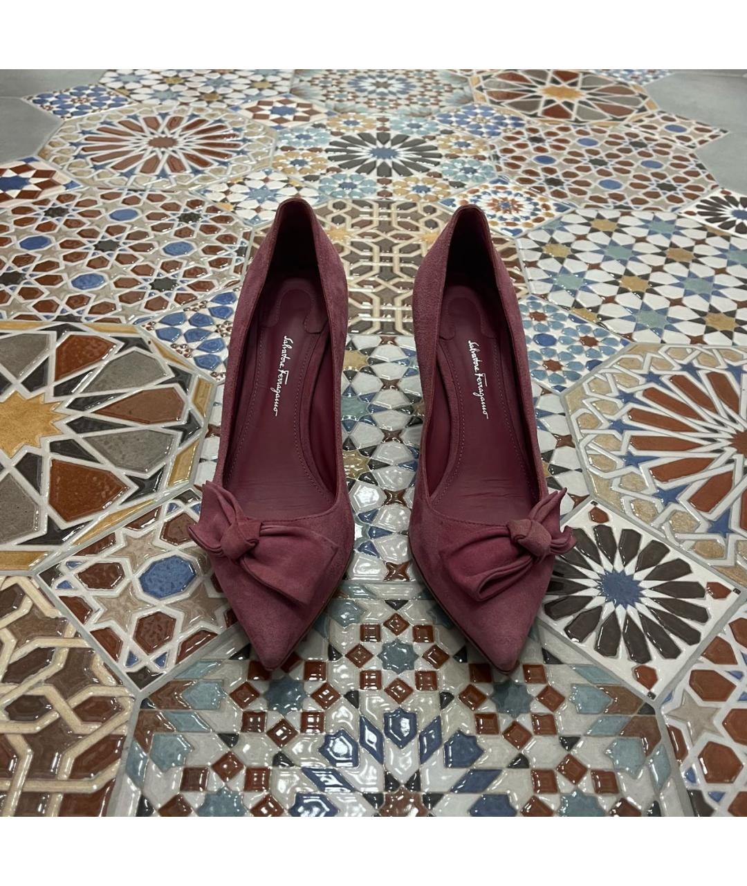 FERRAGAMO Розовые замшевые туфли, фото 2