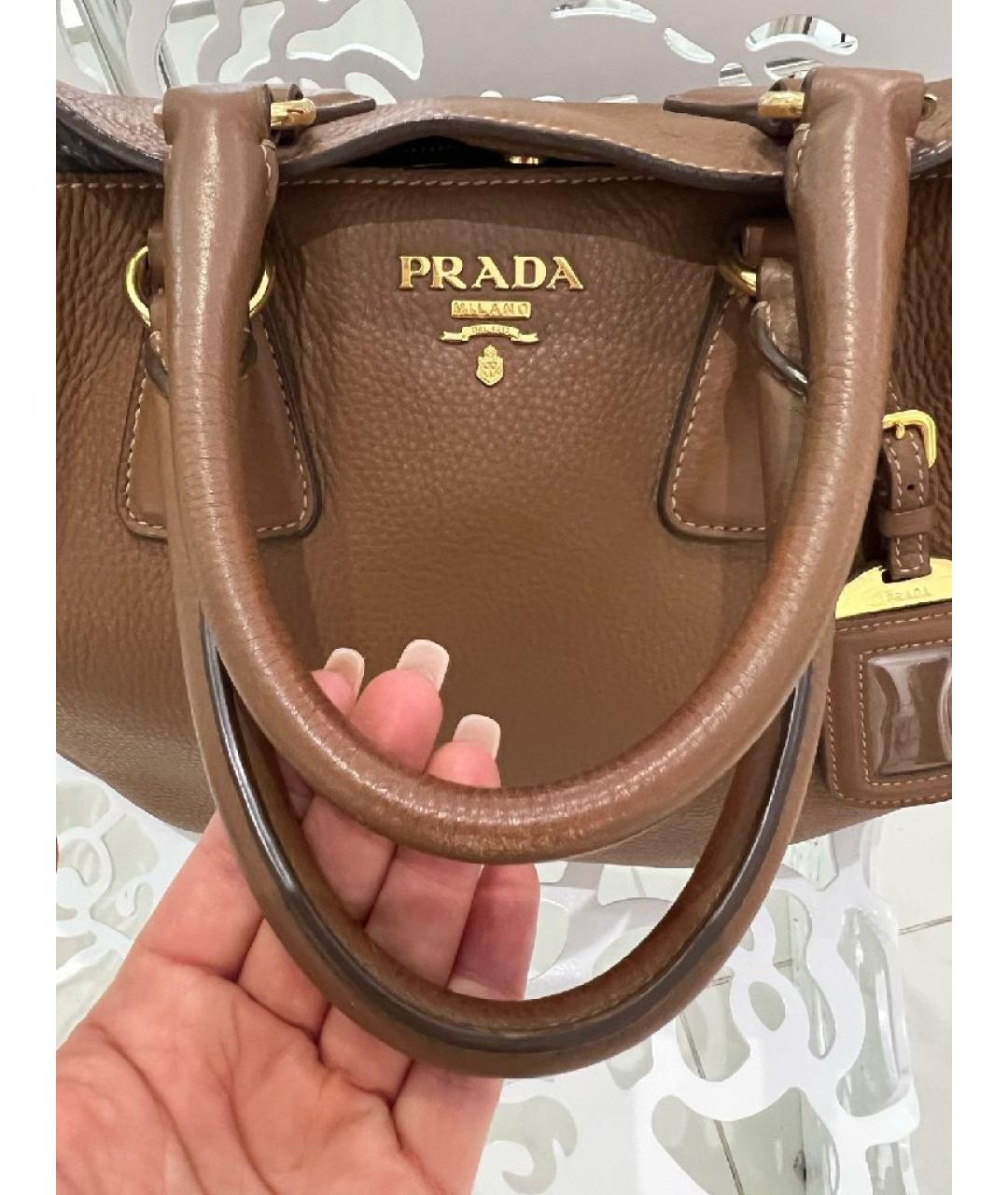 PRADA Коричневая кожаная сумка с короткими ручками, фото 4