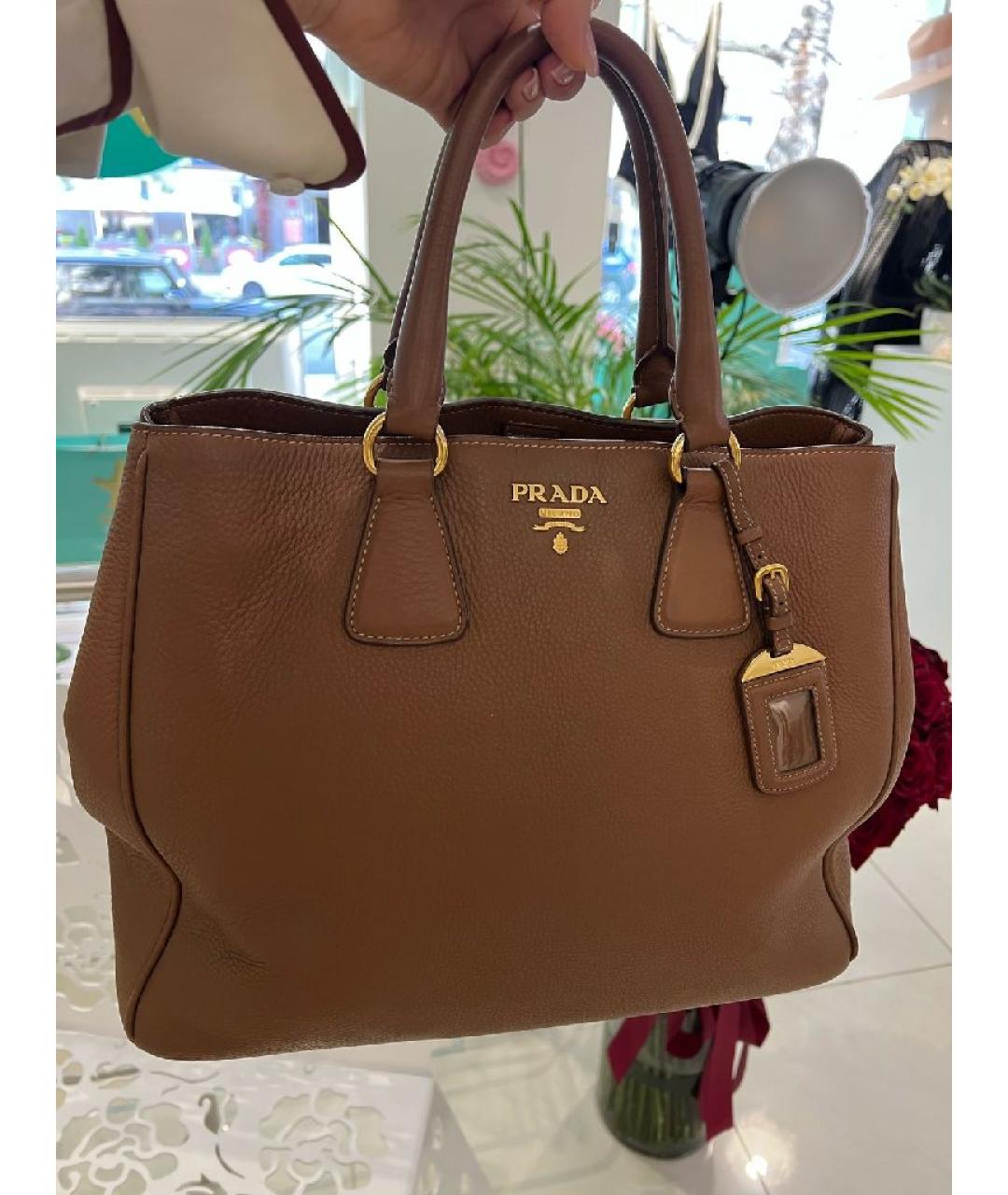 PRADA Коричневая кожаная сумка с короткими ручками, фото 2