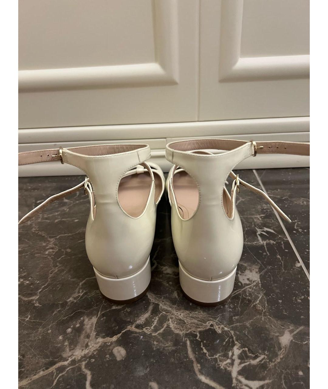 CHRISTIAN DIOR Белые туфли из лакированной кожи, фото 3