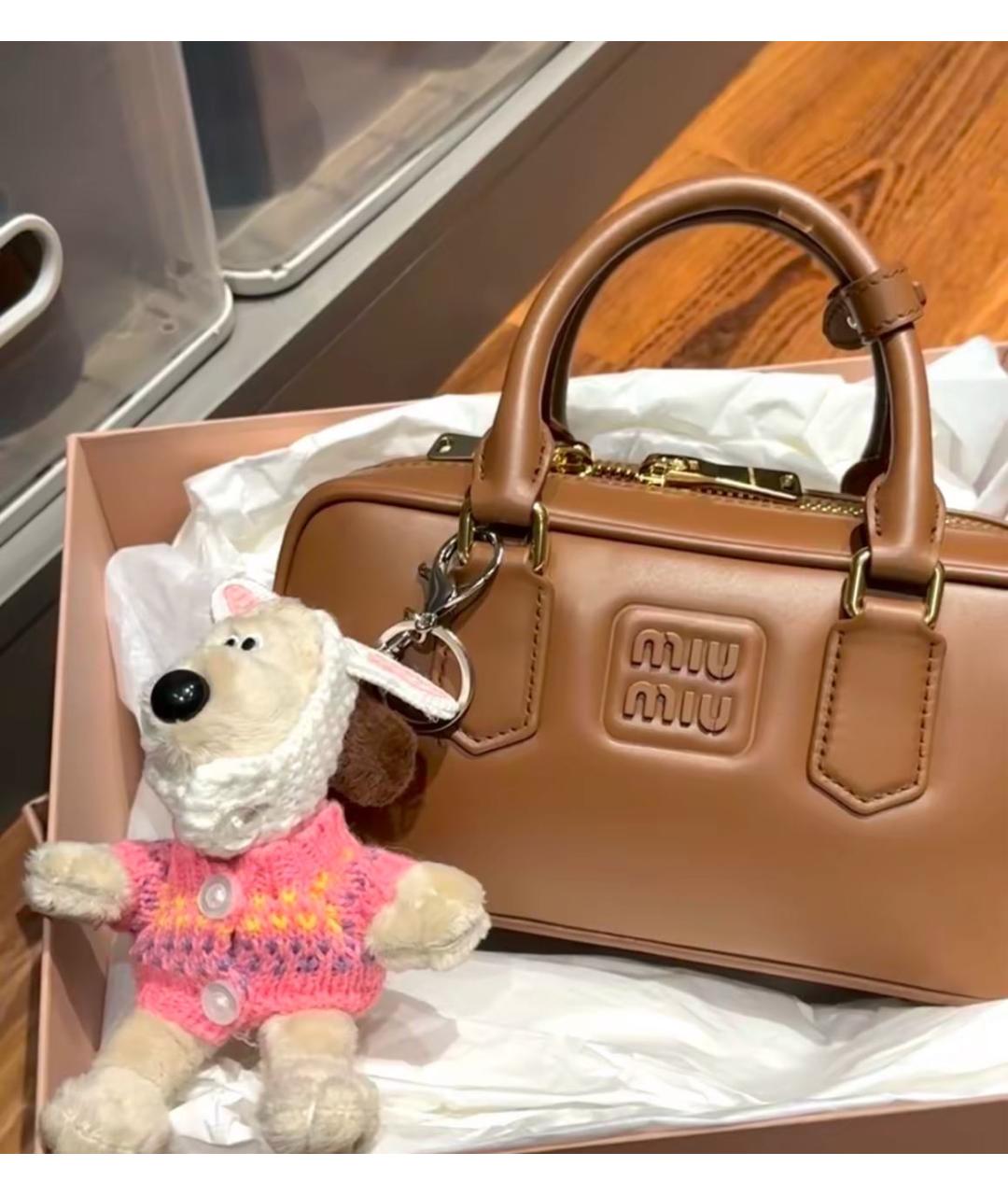 MIU MIU Коричневая кожаная сумка через плечо, фото 3