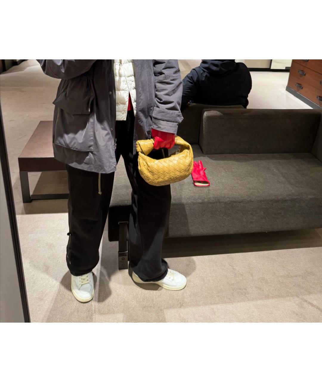 BOTTEGA VENETA Коричневая кожаная сумка с короткими ручками, фото 4