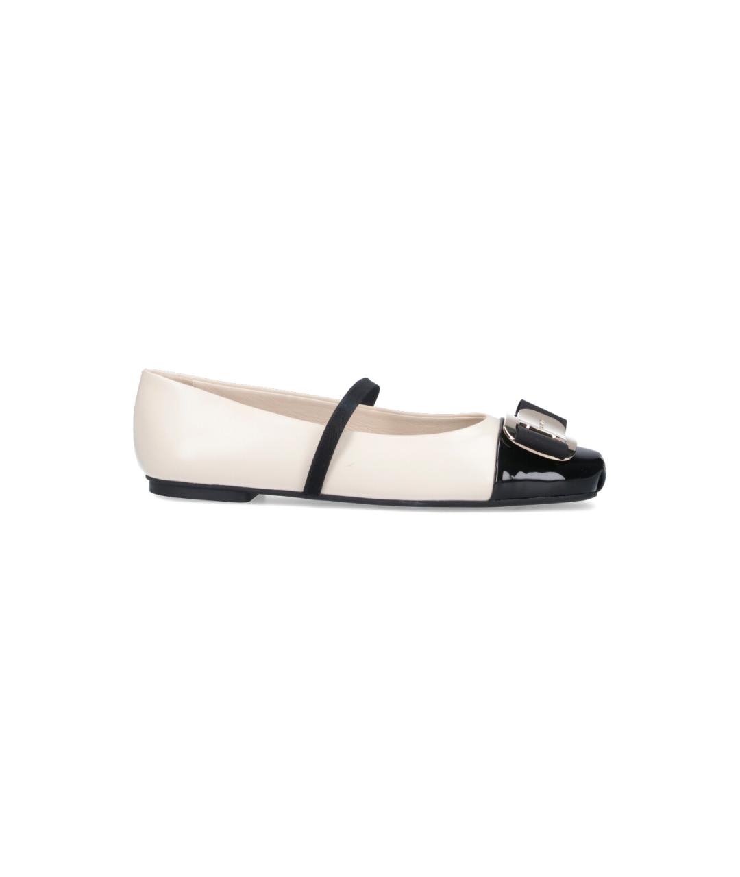 FERRAGAMO Белые кожаные балетки, фото 1