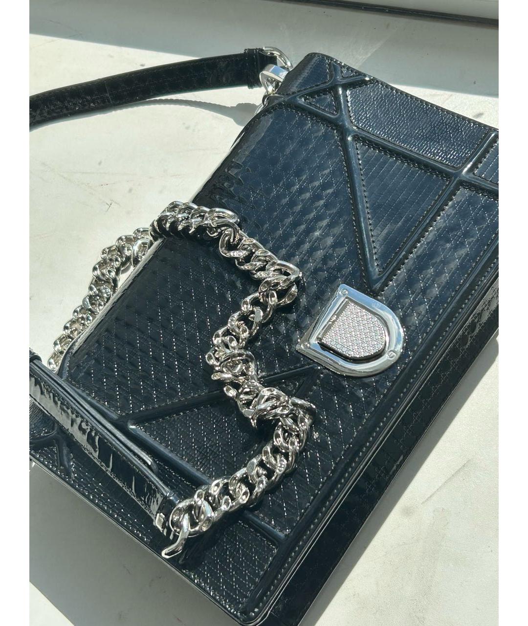 CHRISTIAN DIOR Черная сумка через плечо из лакированной кожи, фото 9