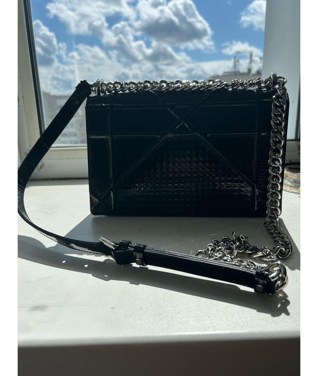 CHRISTIAN DIOR Черная сумка через плечо из лакированной кожи, фото 2