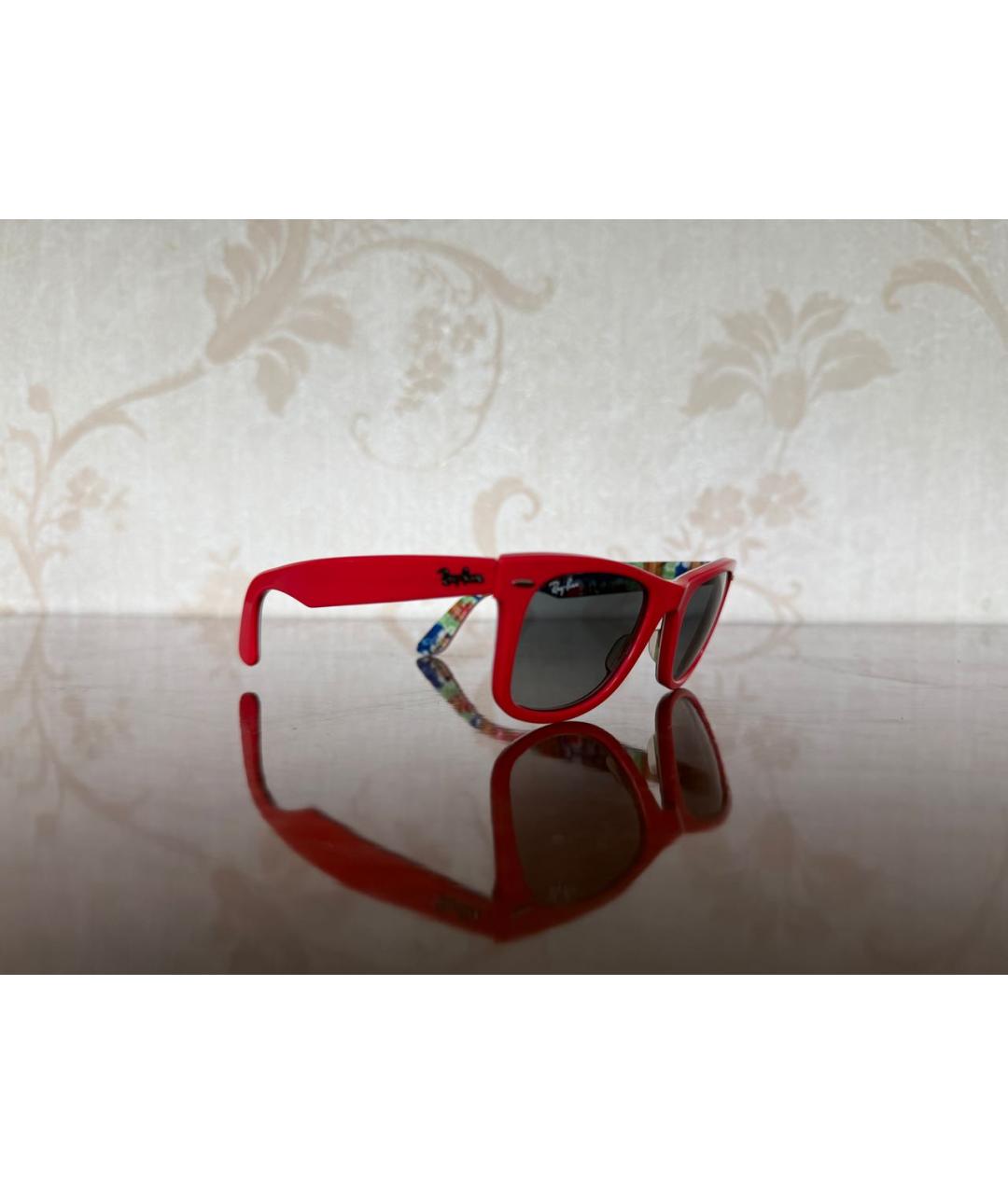 RAY BAN Красные пластиковые солнцезащитные очки, фото 2