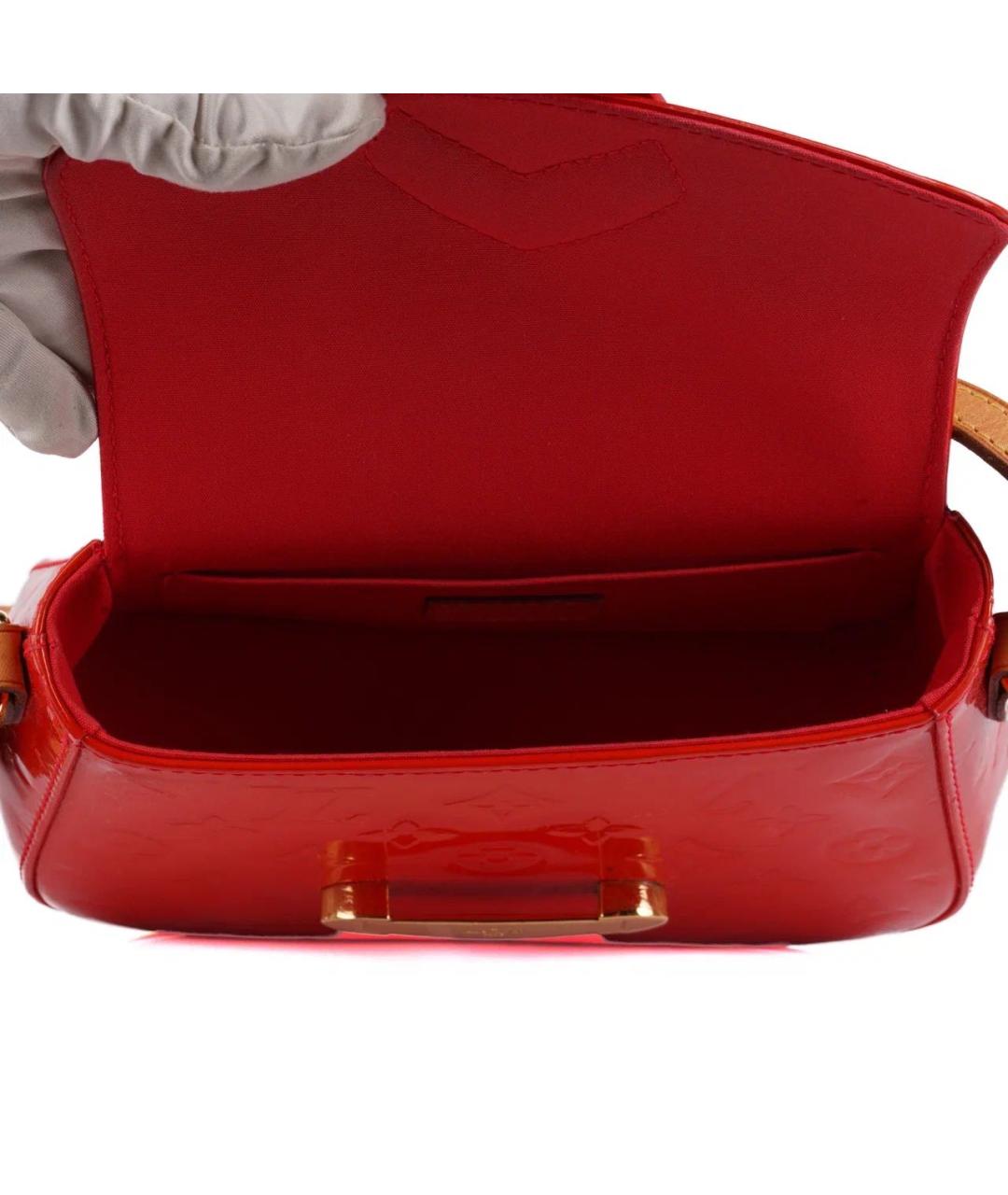 LOUIS VUITTON Красная сумка через плечо из лакированной кожи, фото 8