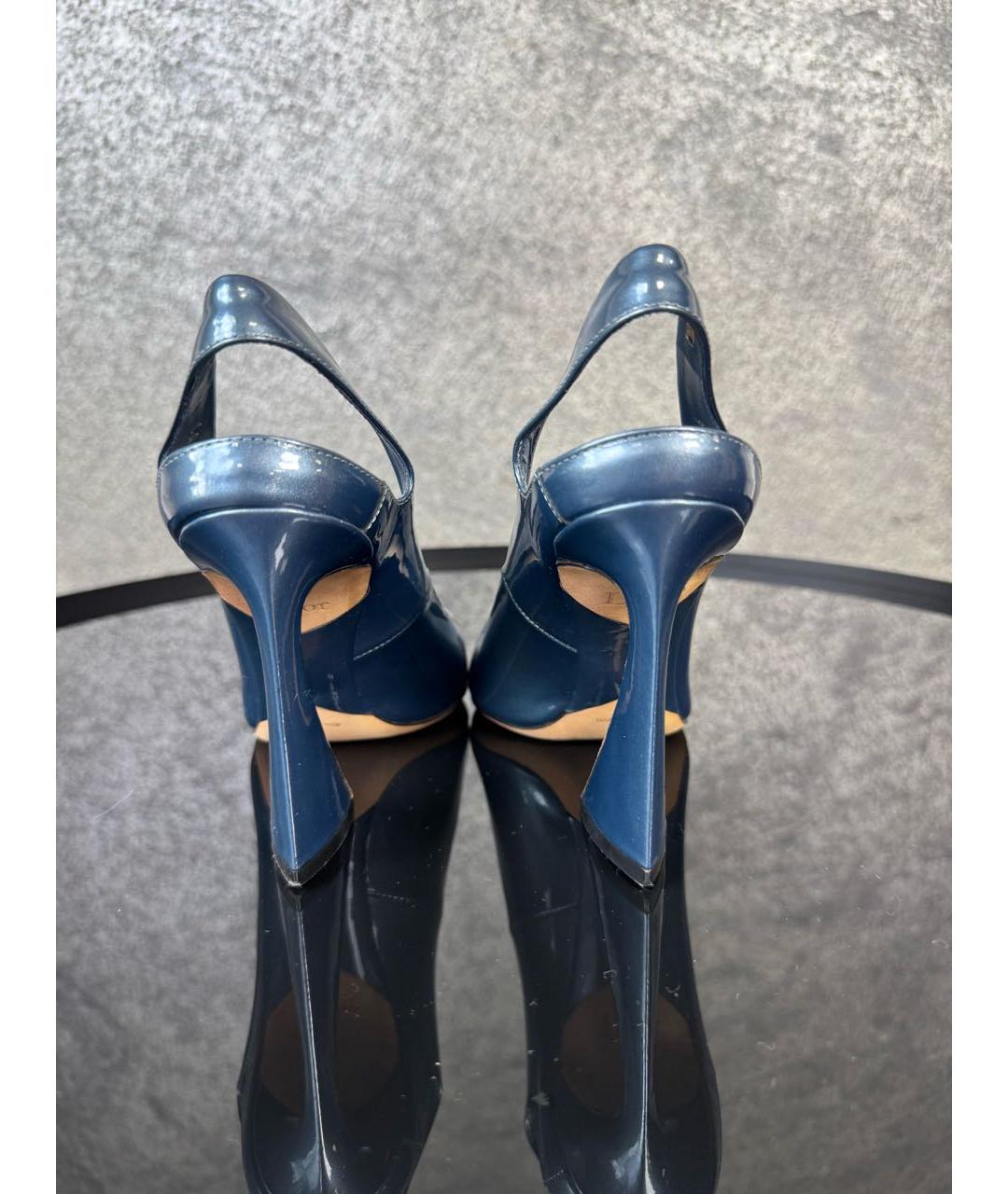 CHRISTIAN DIOR Голубые босоножки из лакированной кожи, фото 4