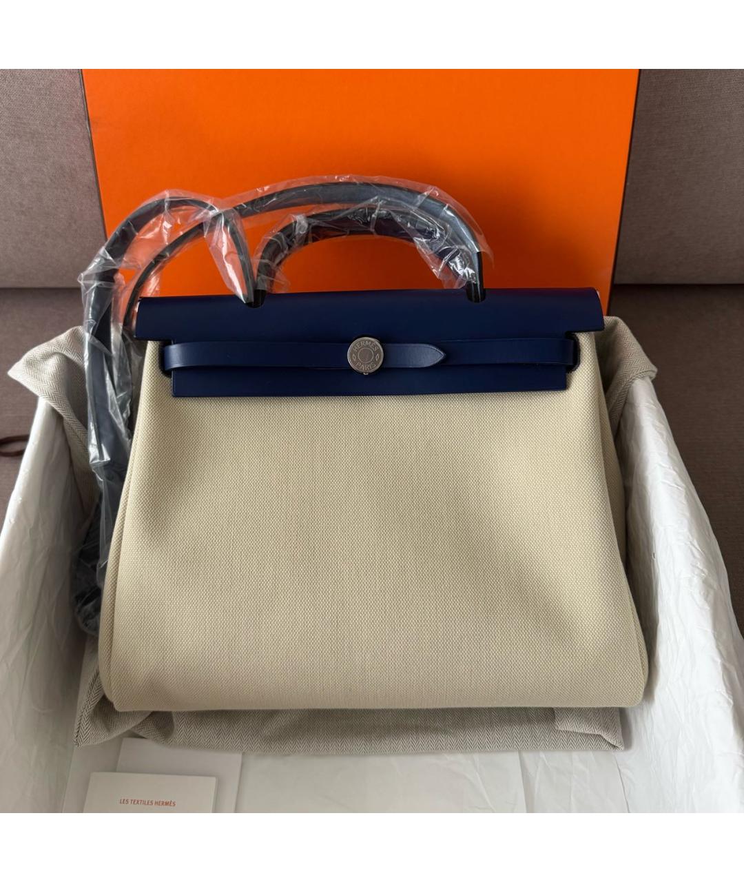 HERMES Бежевая кожаная сумка через плечо, фото 2