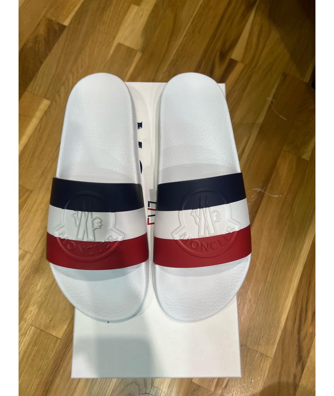 MONCLER Белые резиновые шлепанцы, фото 2