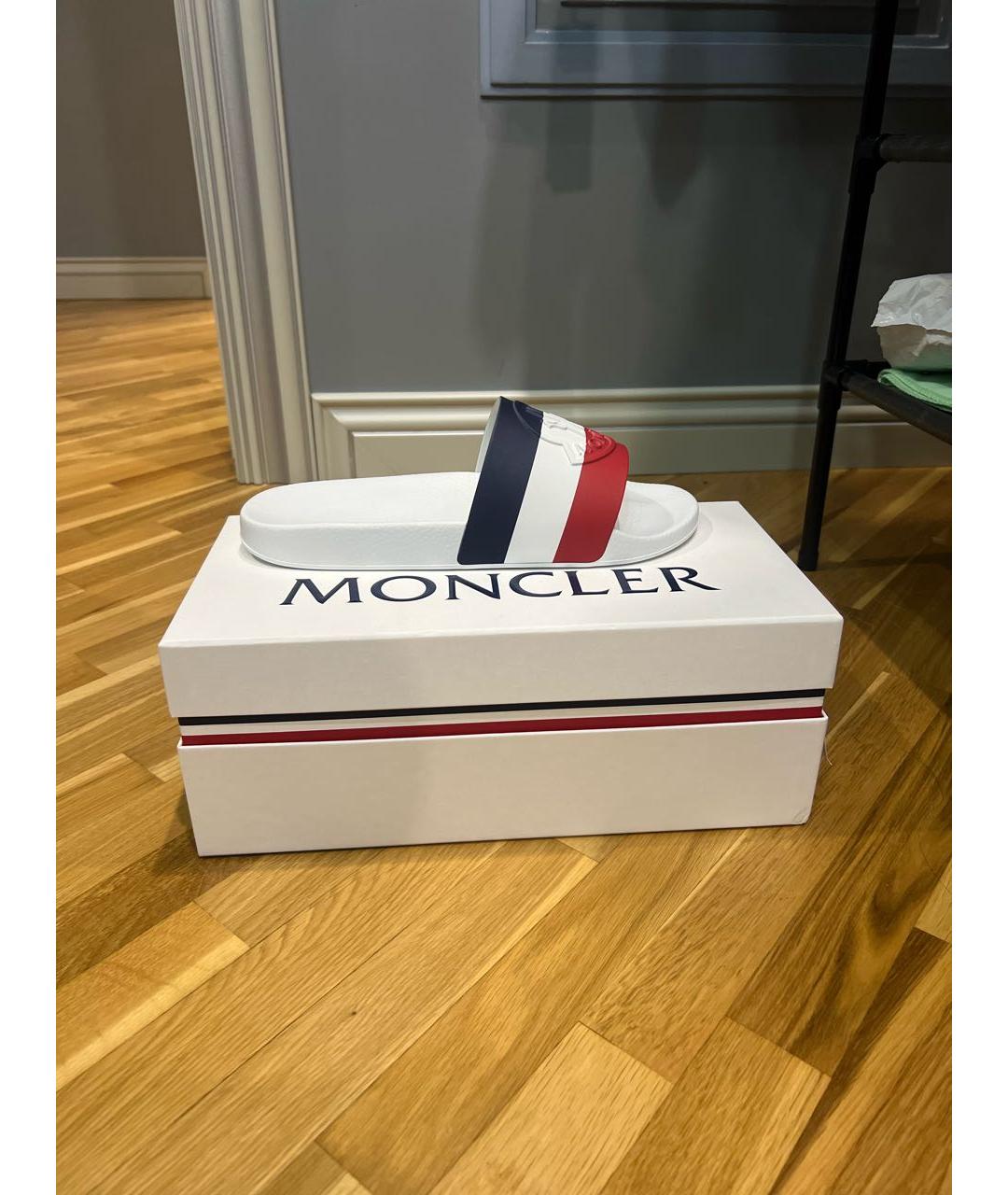 MONCLER Белые резиновые шлепанцы, фото 6