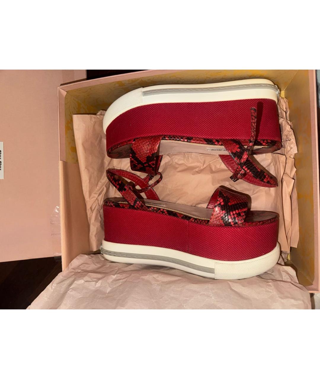 MIU MIU Красные кожаные босоножки, фото 5