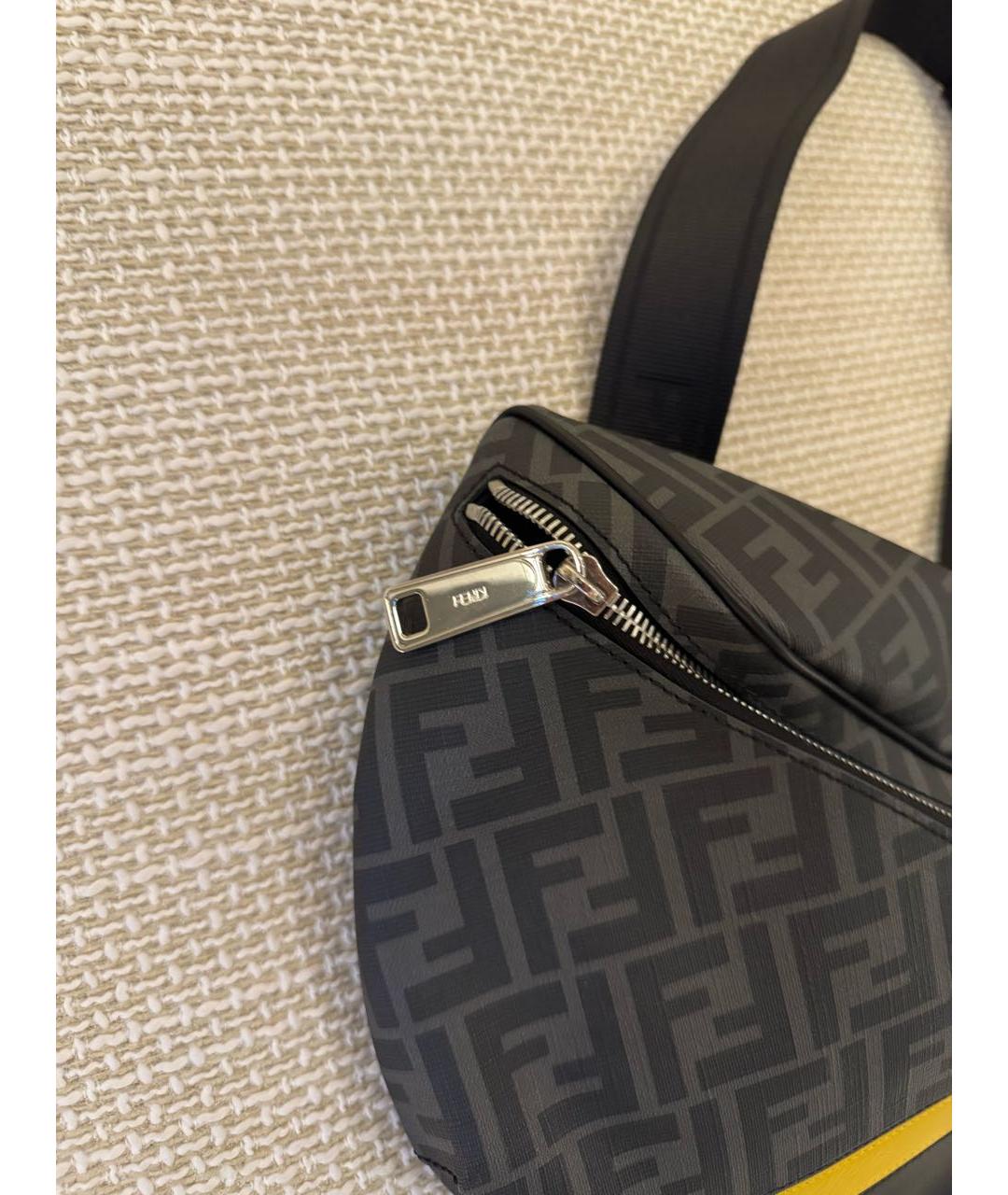 FENDI Черная кожаная поясная сумка, фото 3