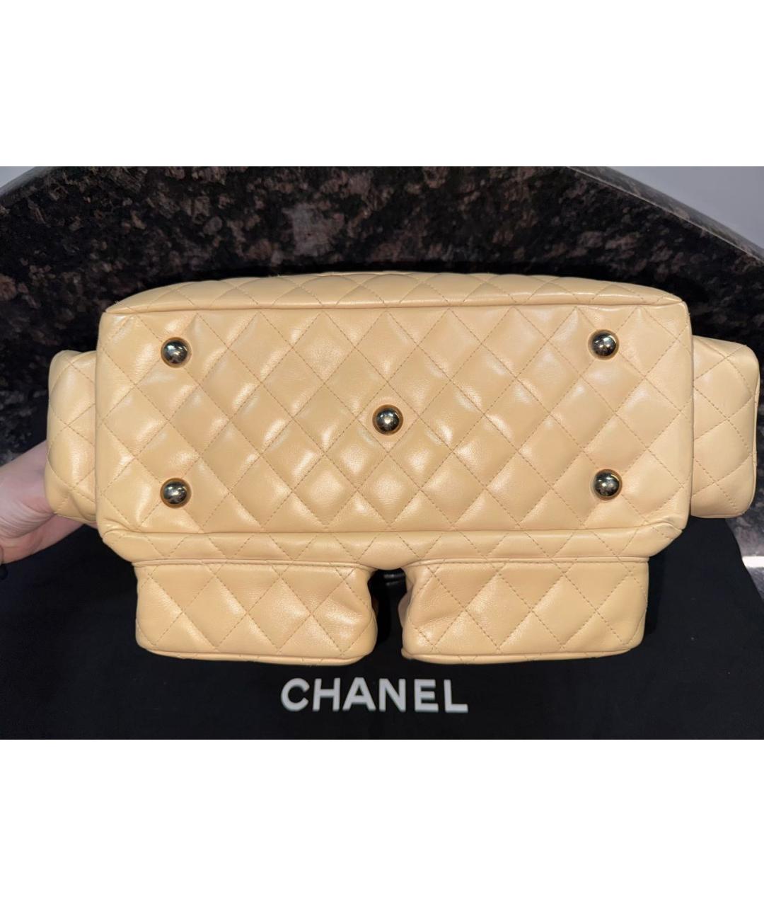 CHANEL Бежевая кожаная сумка с короткими ручками, фото 6