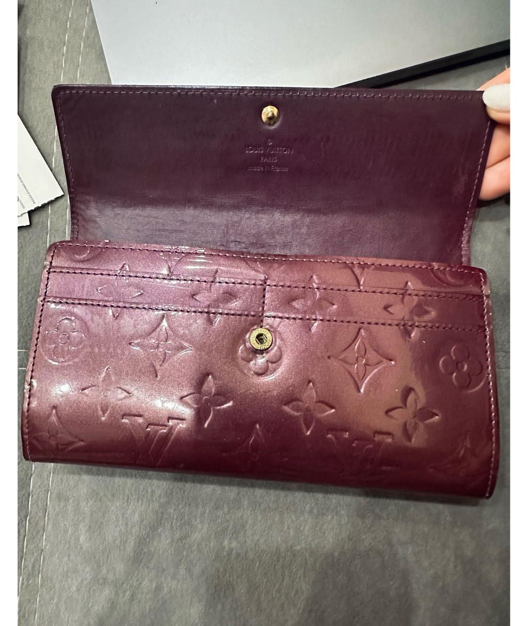 LOUIS VUITTON Бордовый кошелек из лакированной кожи, фото 6