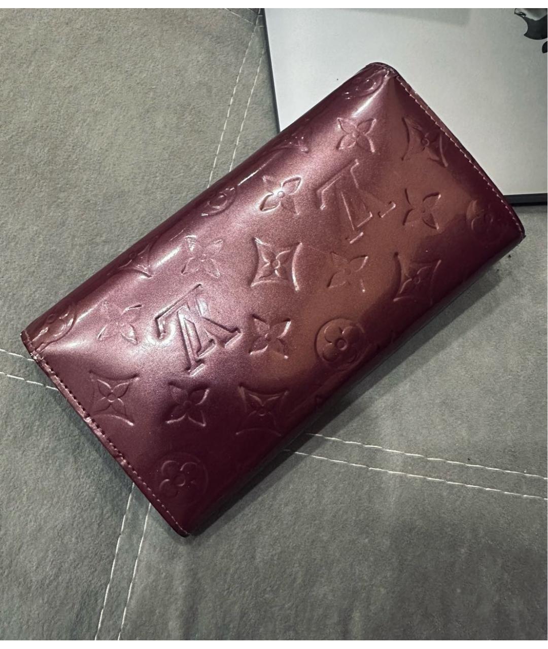 LOUIS VUITTON Бордовый кошелек из лакированной кожи, фото 3