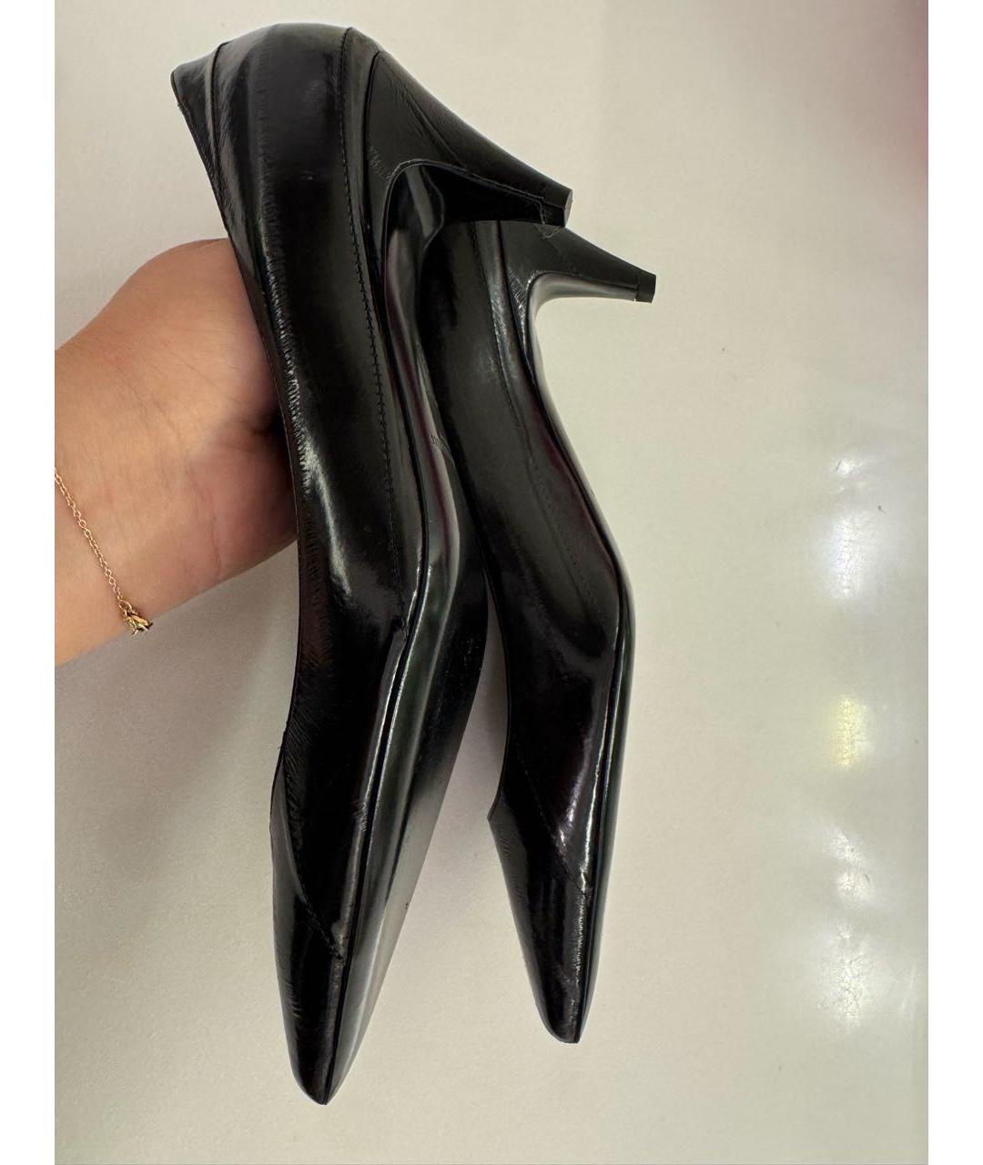 SAINT LAURENT Черные лодочки на низком каблуке из лакированной кожи, фото 5