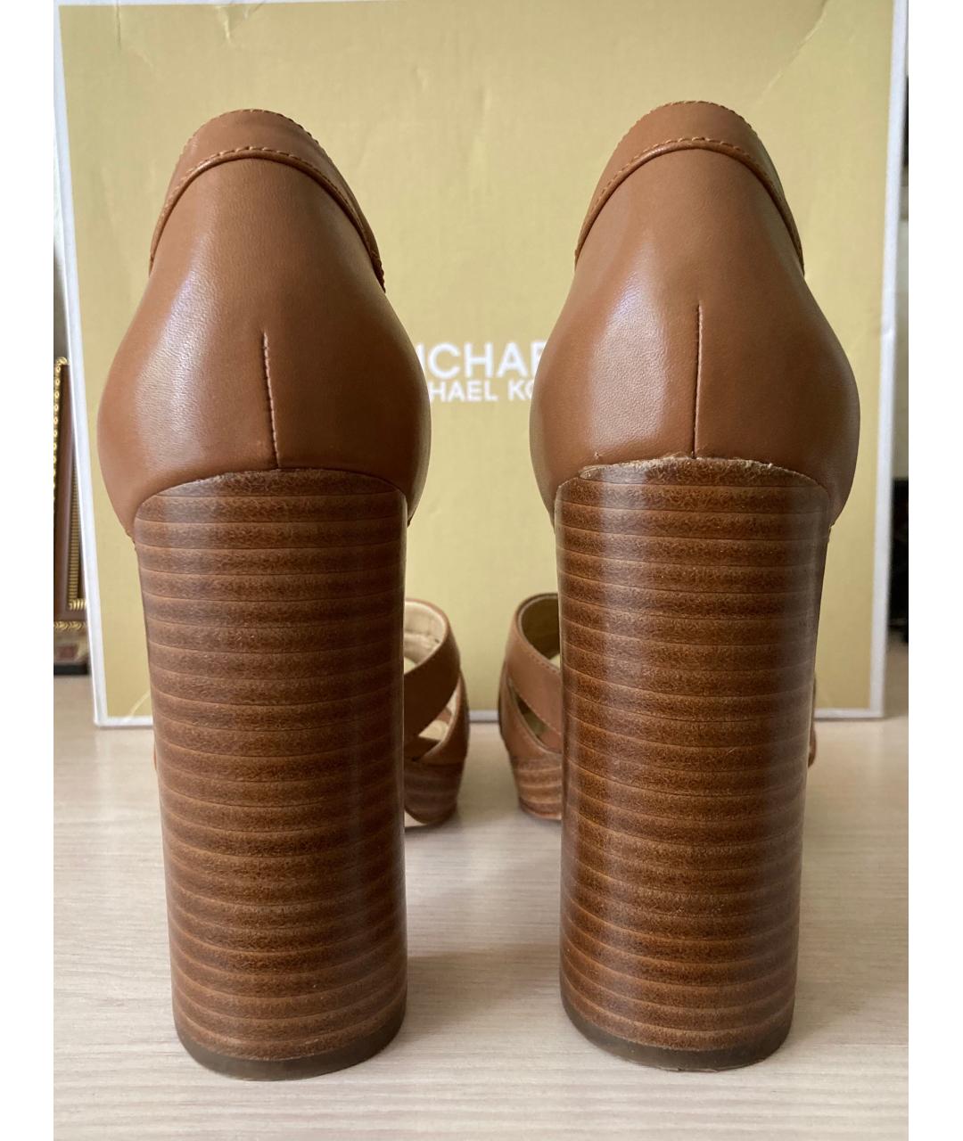MICHAEL MICHAEL KORS Бежевые кожаные босоножки, фото 3